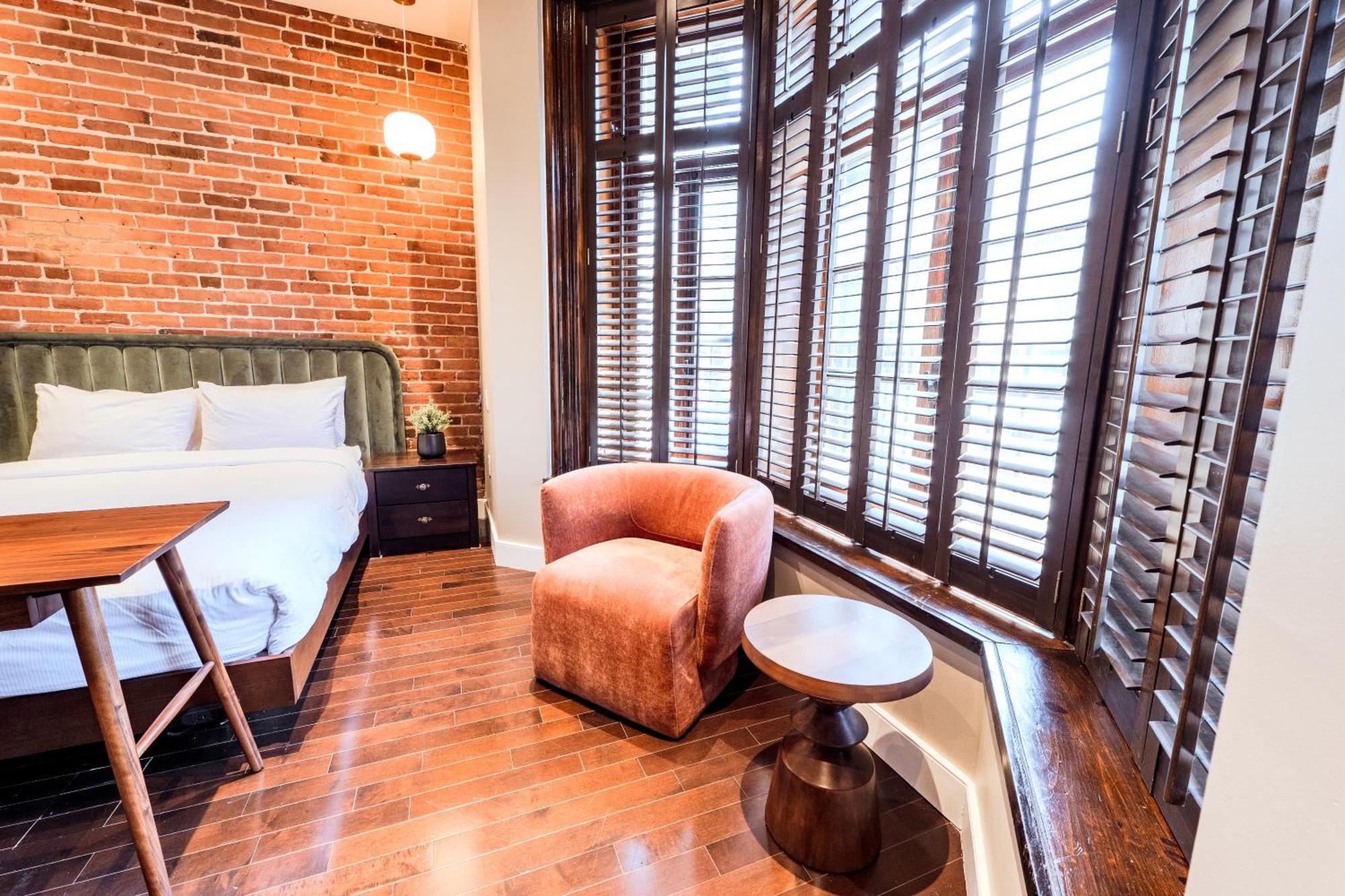 Self Check-In Boutique Hotel - Quartier Latin - Room 101 มอนทรีอัล ภายนอก รูปภาพ